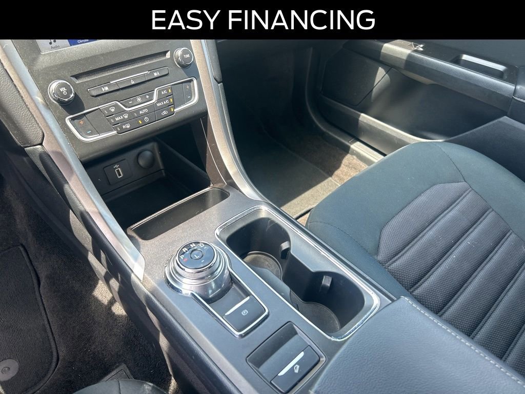 Certified 2017 Ford Fusion SE w/ Fusion SE Technology Package FWD image 16
