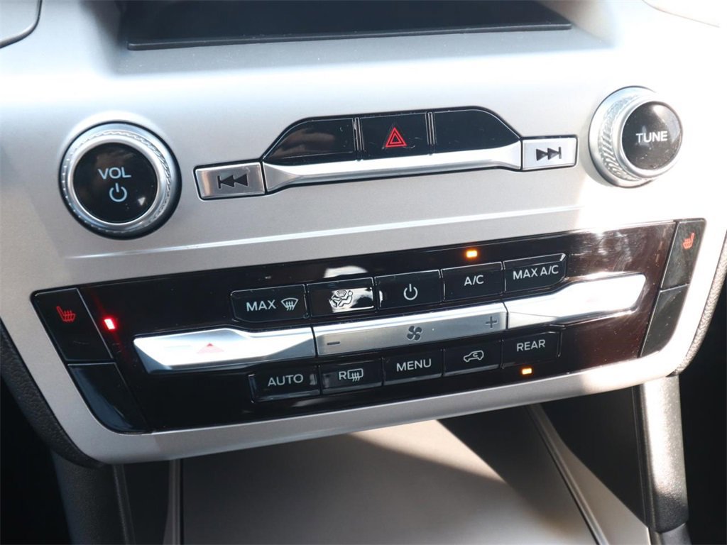 Certified 2022 Ford Explorer XLT image 18