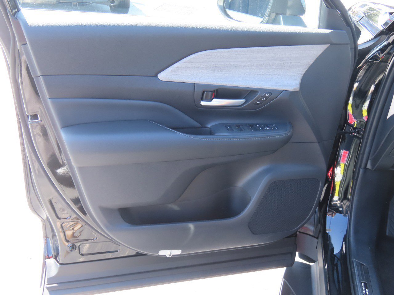 Used 2025 Toyota Grand Highlander AWD image 24