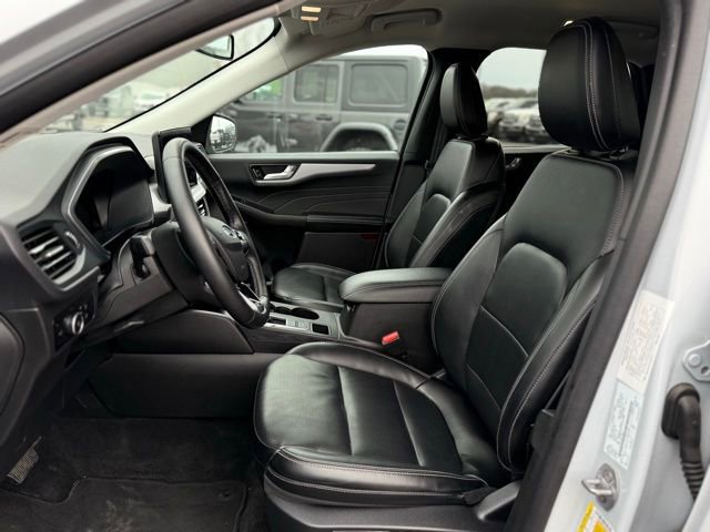 Certified 2025 Ford Escape Platinum video 2