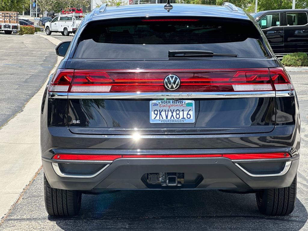 Used 2024 Volkswagen Atlas Cross Sport SE FWD image 6