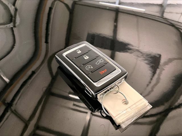 Used 2023 Jeep Grand Cherokee Altitude AWD/4WD image 9