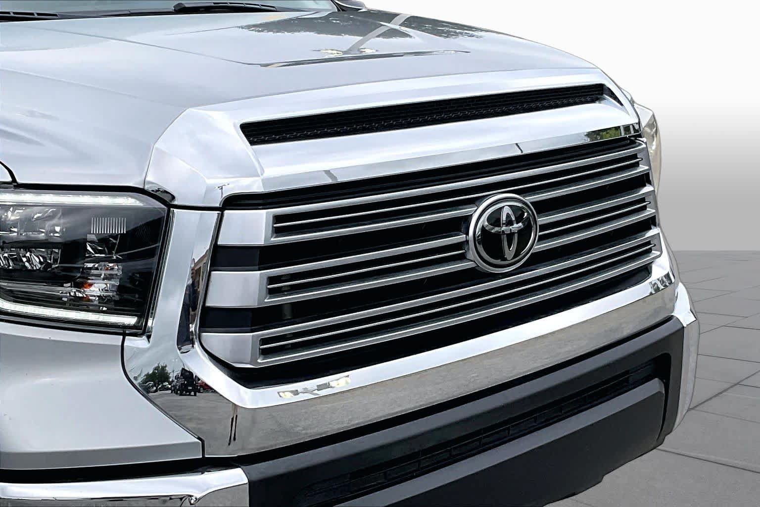 Used 2020 Toyota Tundra Limited w/ Limited Premium Package AWD/4WD image 24
