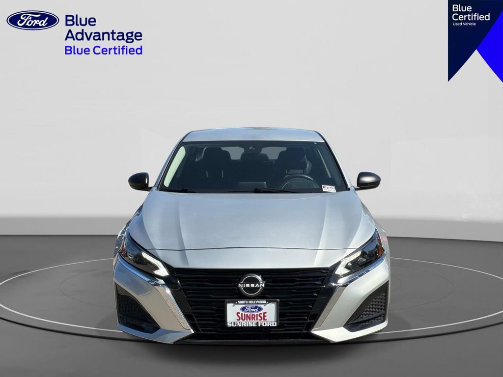Used 2024 Nissan Altima 2.5 SV FWD image 3