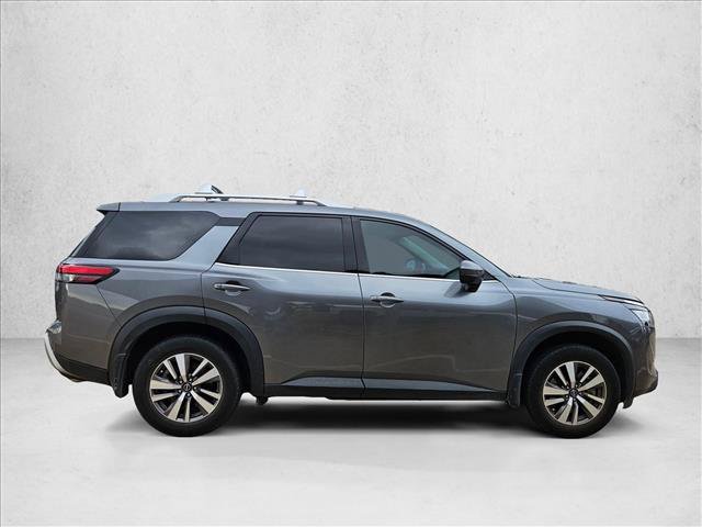 Used 2022 Nissan Pathfinder SL FWD image 4
