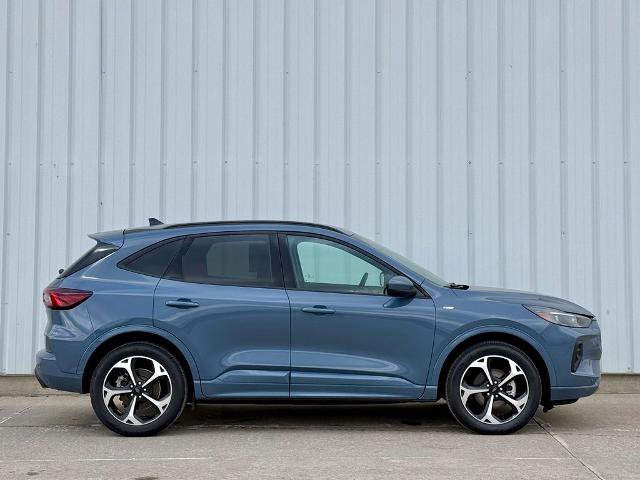Certified 2025 Ford Escape ST-Line Elite w/ Premium Technology Package AWD/4WD image 7