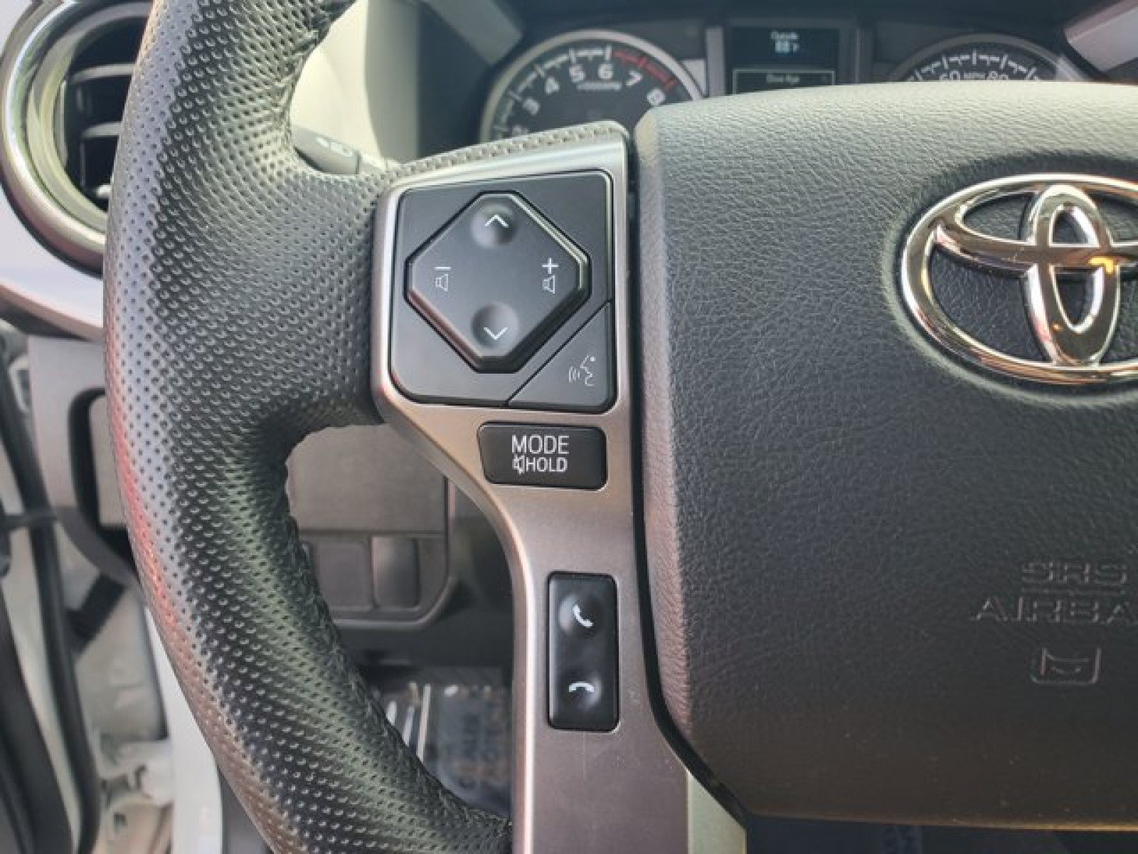 Used 2022 Toyota Tacoma SR5 w/ Technology Package RWD image 17