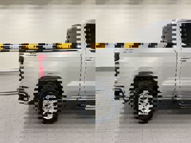 Used 2021 Chevrolet Silverado 1500 LT w/ Convenience Package II image 6