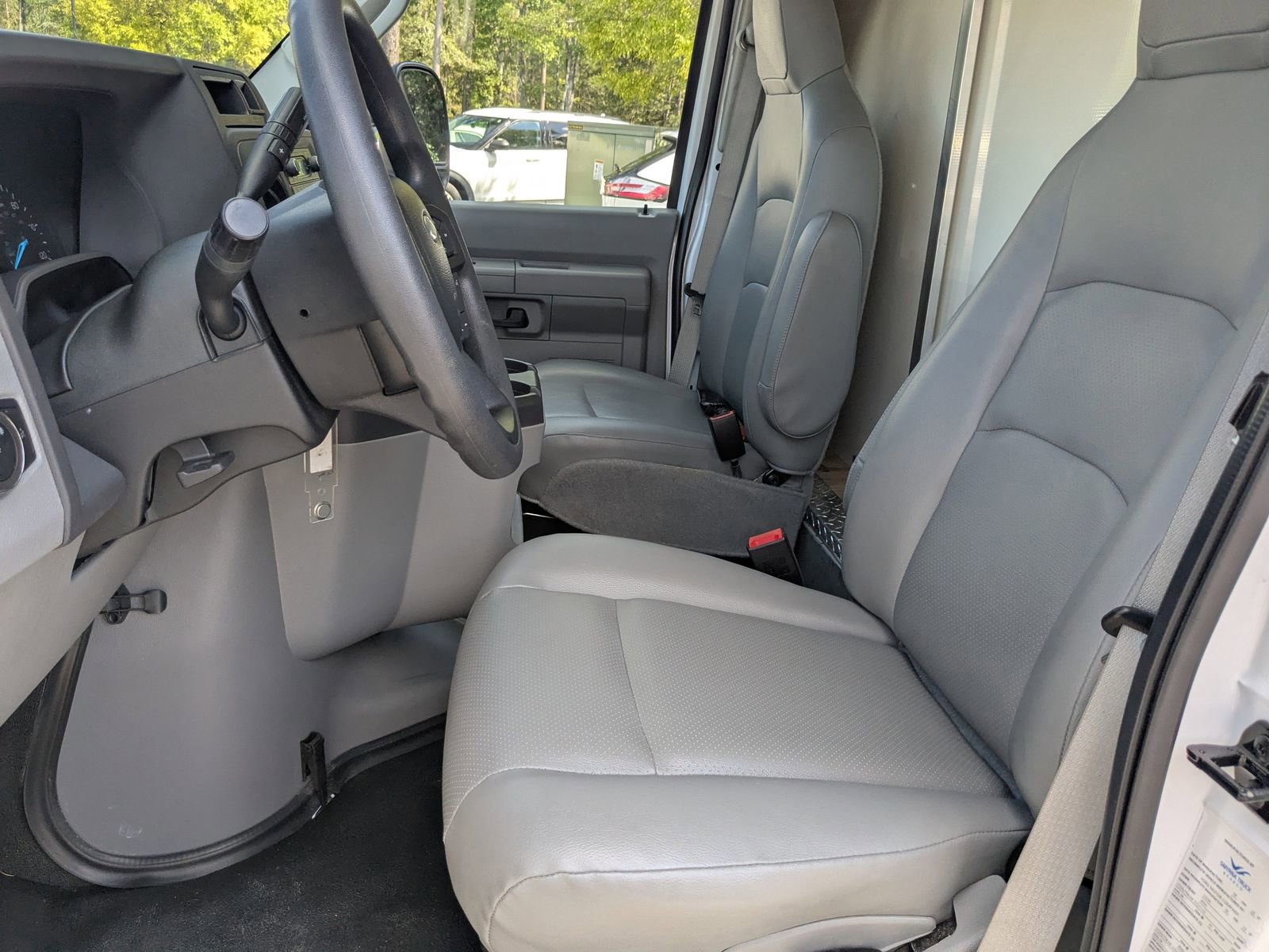 Certified 2024 Ford E-350 and Econoline 350 Super Duty w/ Power Windows & Locks Group image 15