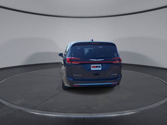 Used 2023 Chrysler Pacifica Touring-L FWD image 7