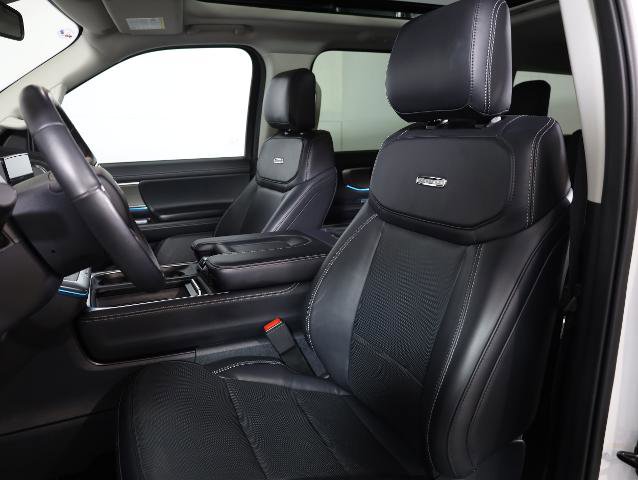 Certified 2025 Ford Expedition Platinum AWD/4WD image 8