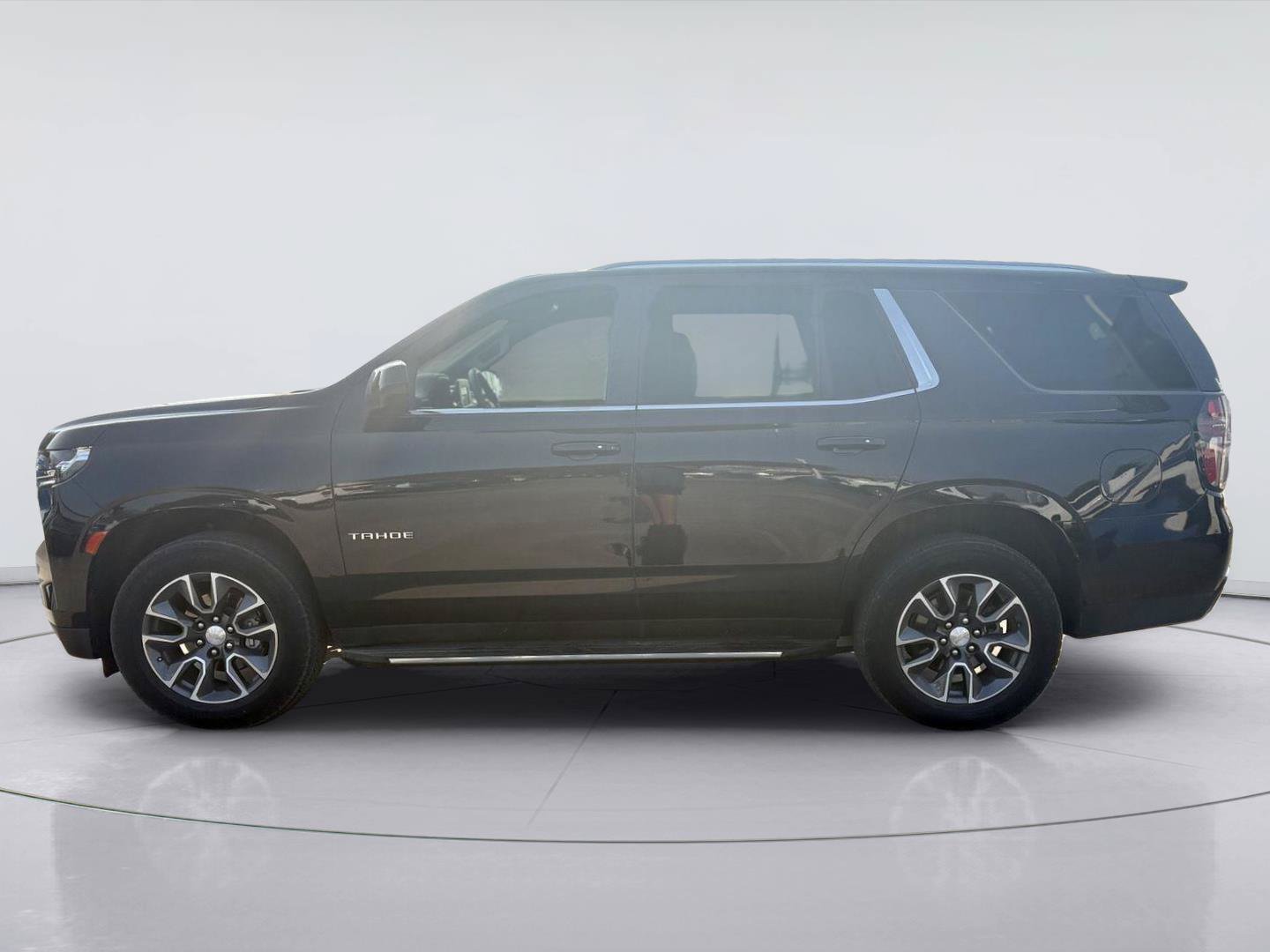 Used 2024 Chevrolet Tahoe LS w/ Driver Alert Package RWD image 8