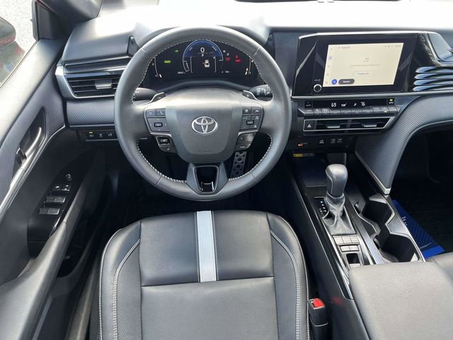 Used 2025 Toyota Camry SE FWD image 9