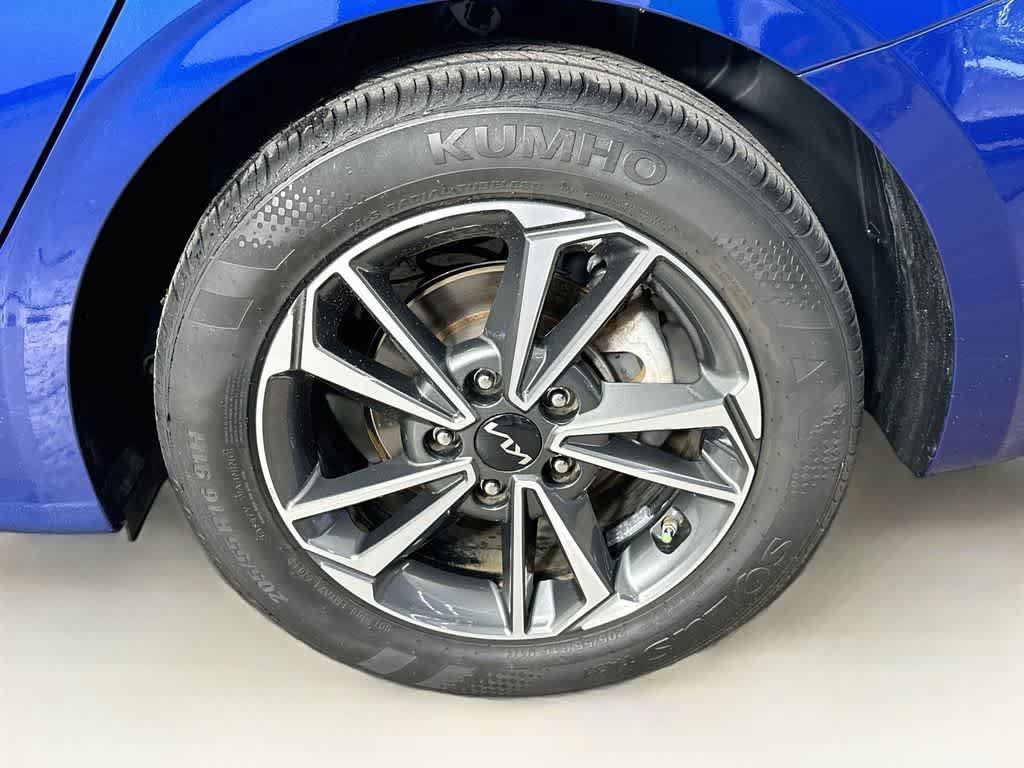 Used 2023 Kia Forte LXS FWD image 8