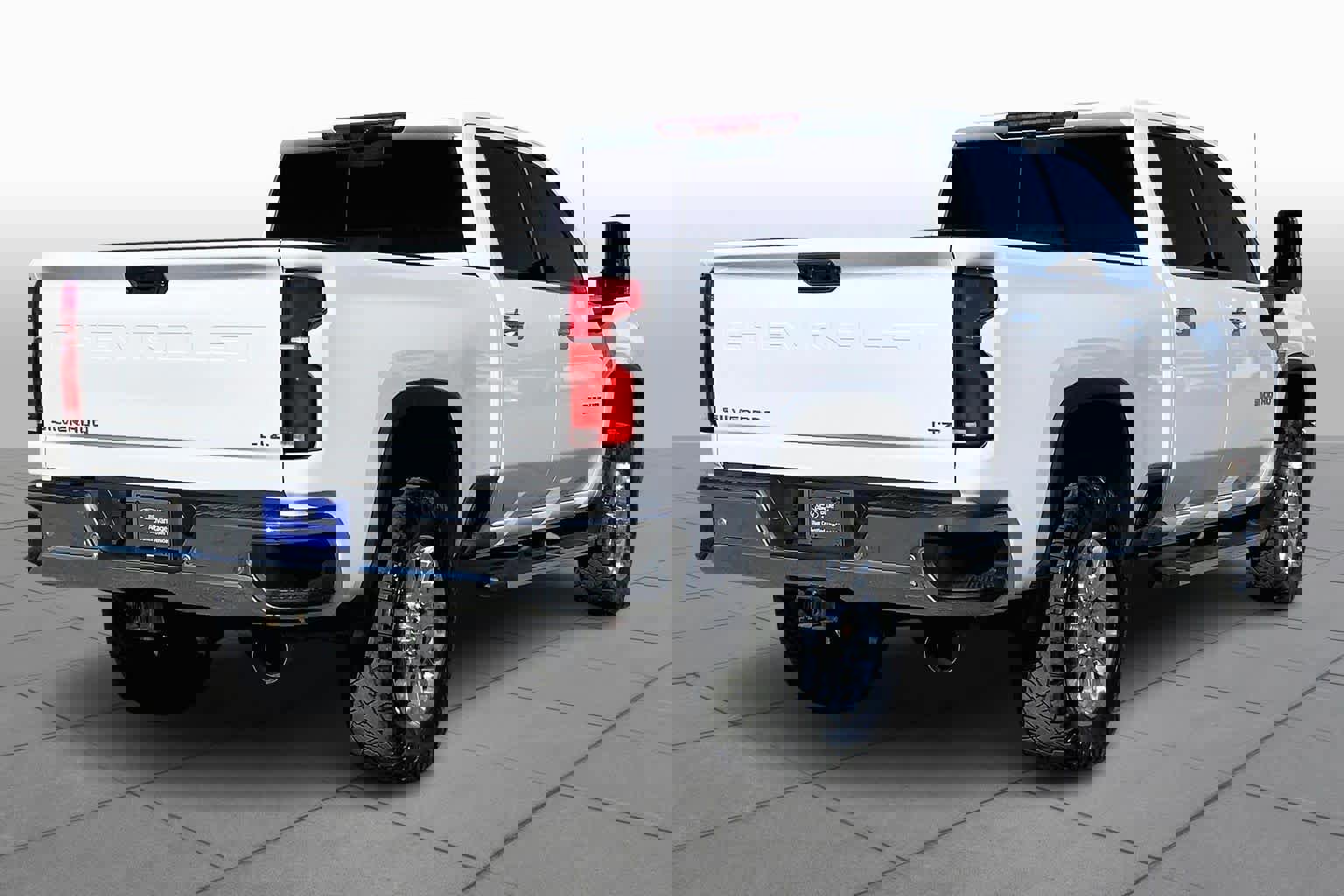 Used 2025 Chevrolet Silverado 3500 LTZ w/ LTZ Premium Package image 3