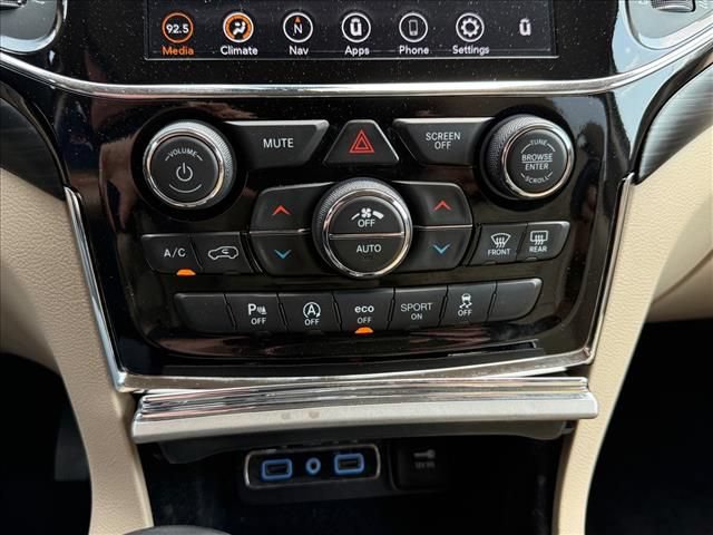 Used 2022 Jeep Grand Cherokee Laredo E RWD image 17