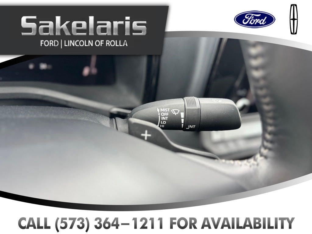 Used 2025 Toyota Camry SE FWD image 19