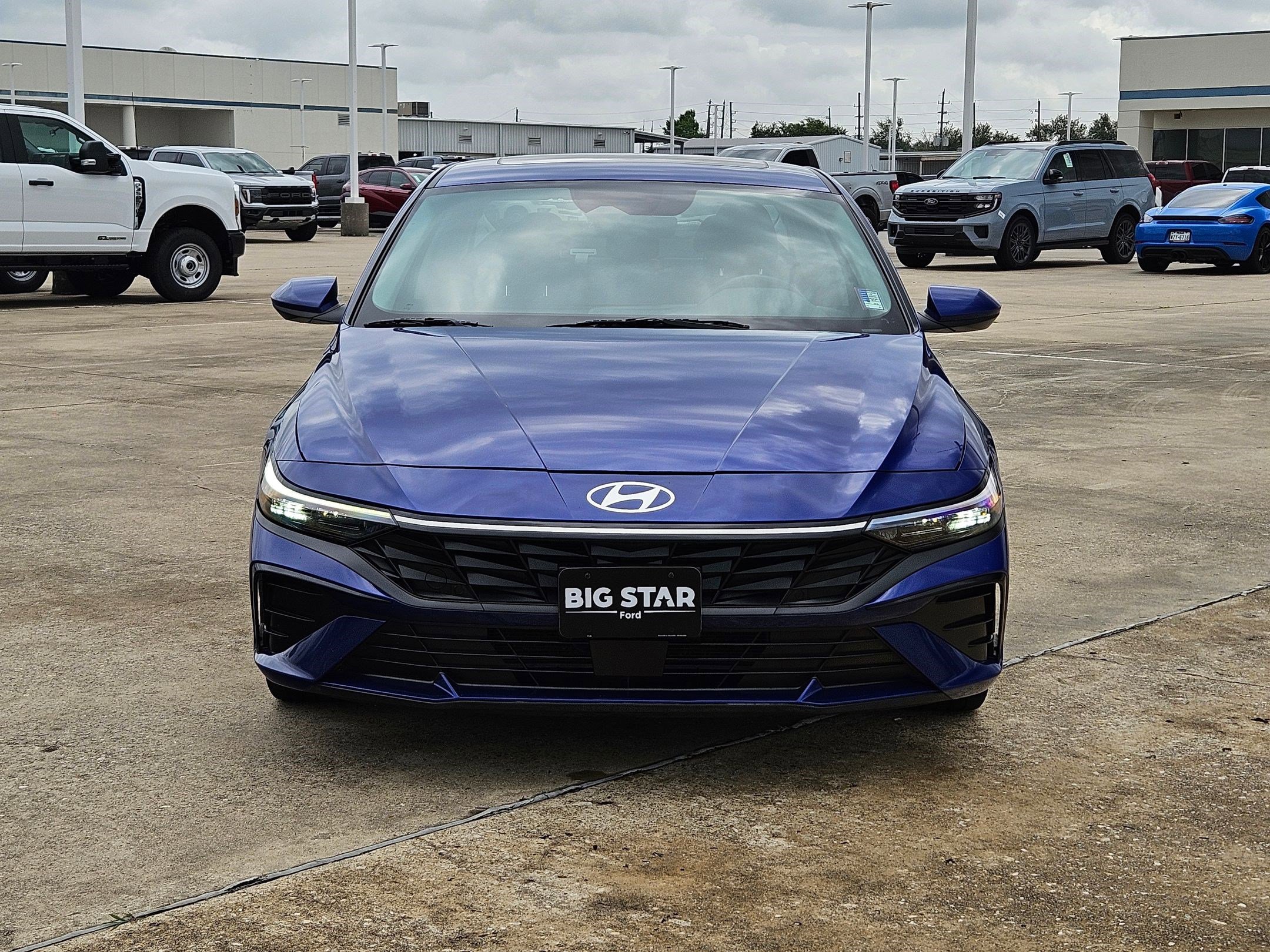 Used 2025 Hyundai Elantra SEL FWD image 11