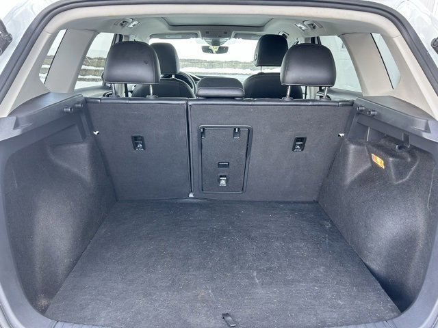 Used 2023 Volkswagen Taos SE w/ Panoramic Sunroof Package image 11