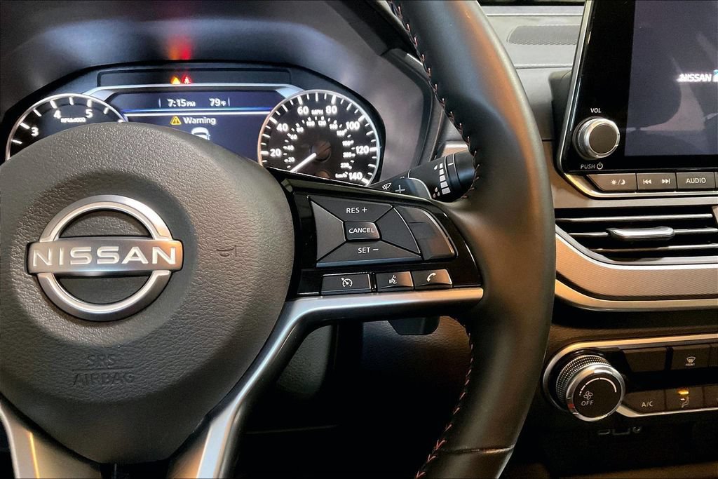Used 2025 Nissan Altima 2.5 SR AWD/4WD image 18