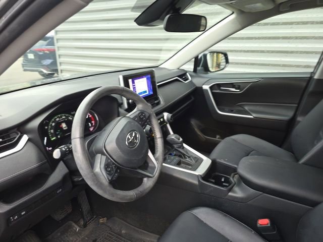 Used 2023 Toyota RAV4 XLE Premium image 9