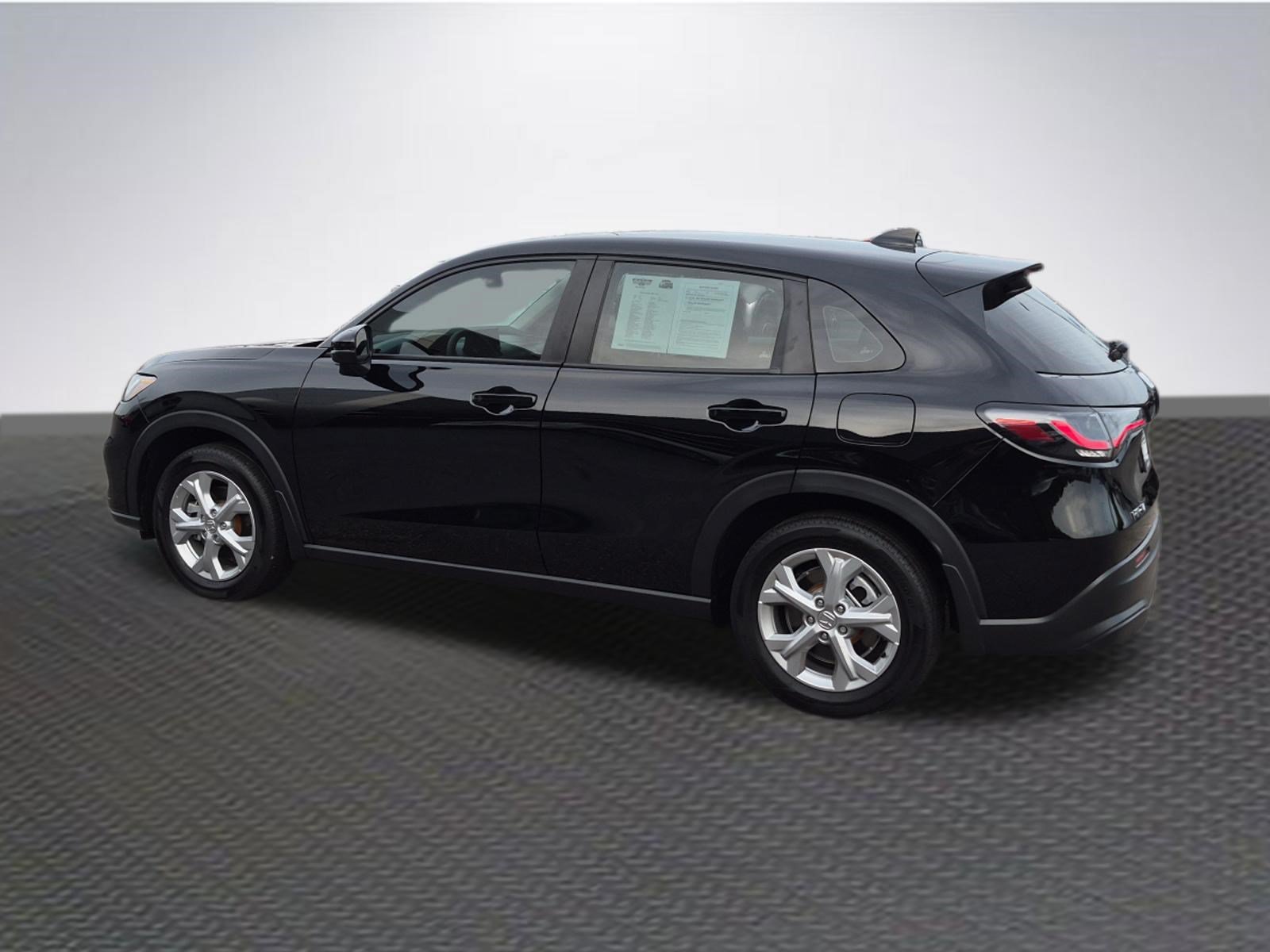 Used 2025 Honda HR-V LX image 5