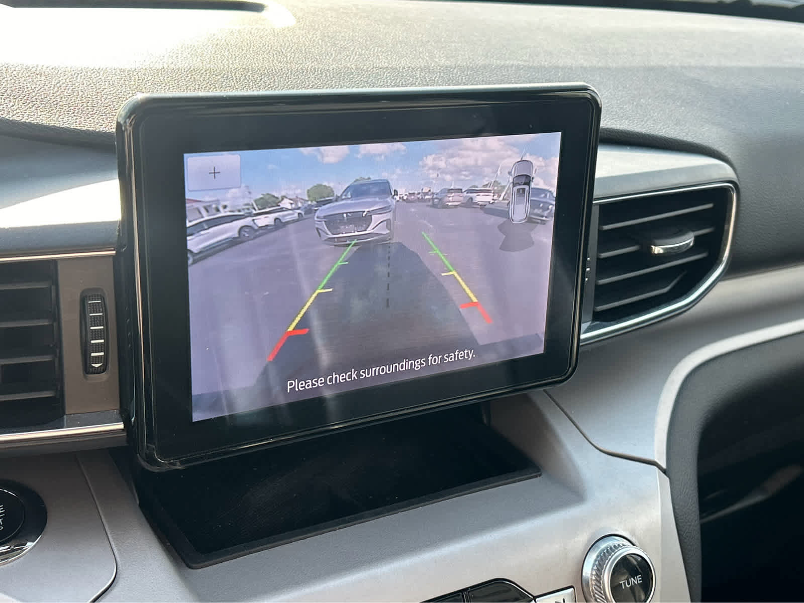 Certified 2023 Ford Explorer XLT image 31