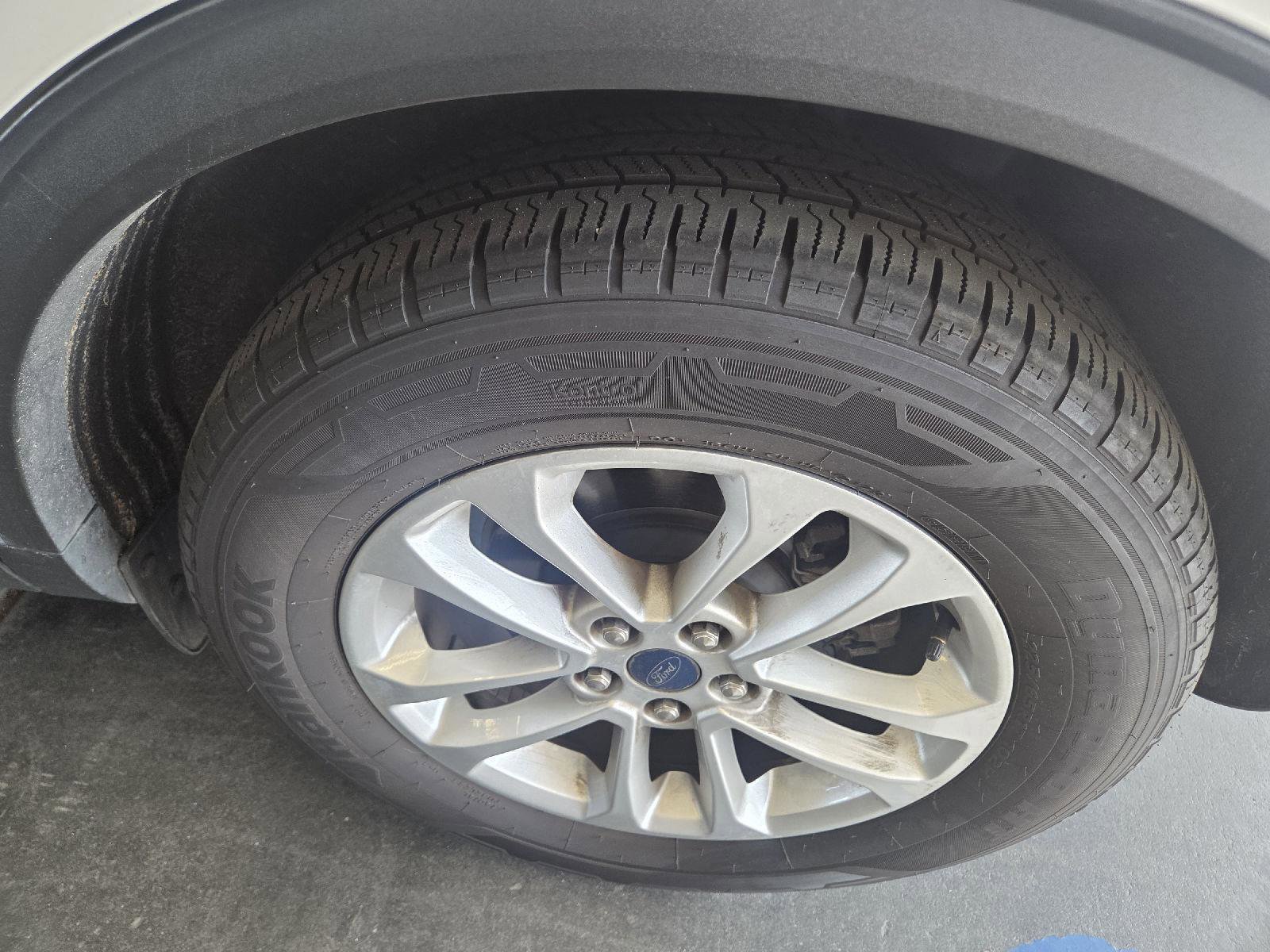 Certified 2020 Ford Escape SE image 11