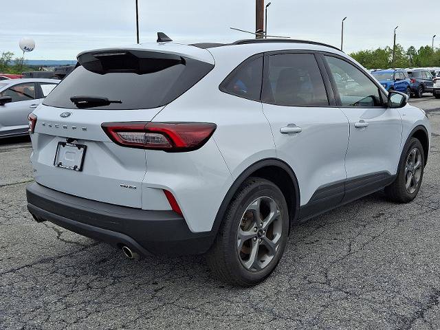 Certified 2025 Ford Escape ST-Line Select AWD/4WD image 6