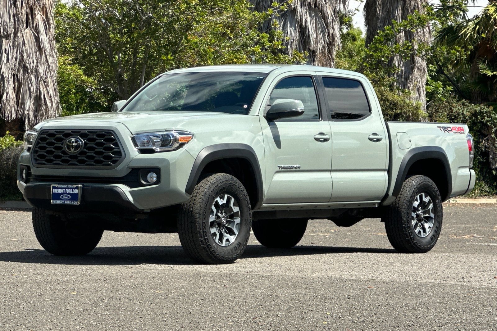 Used 2023 Toyota Tacoma TRD Off-Road w/ Technology Package AWD/4WD image 8