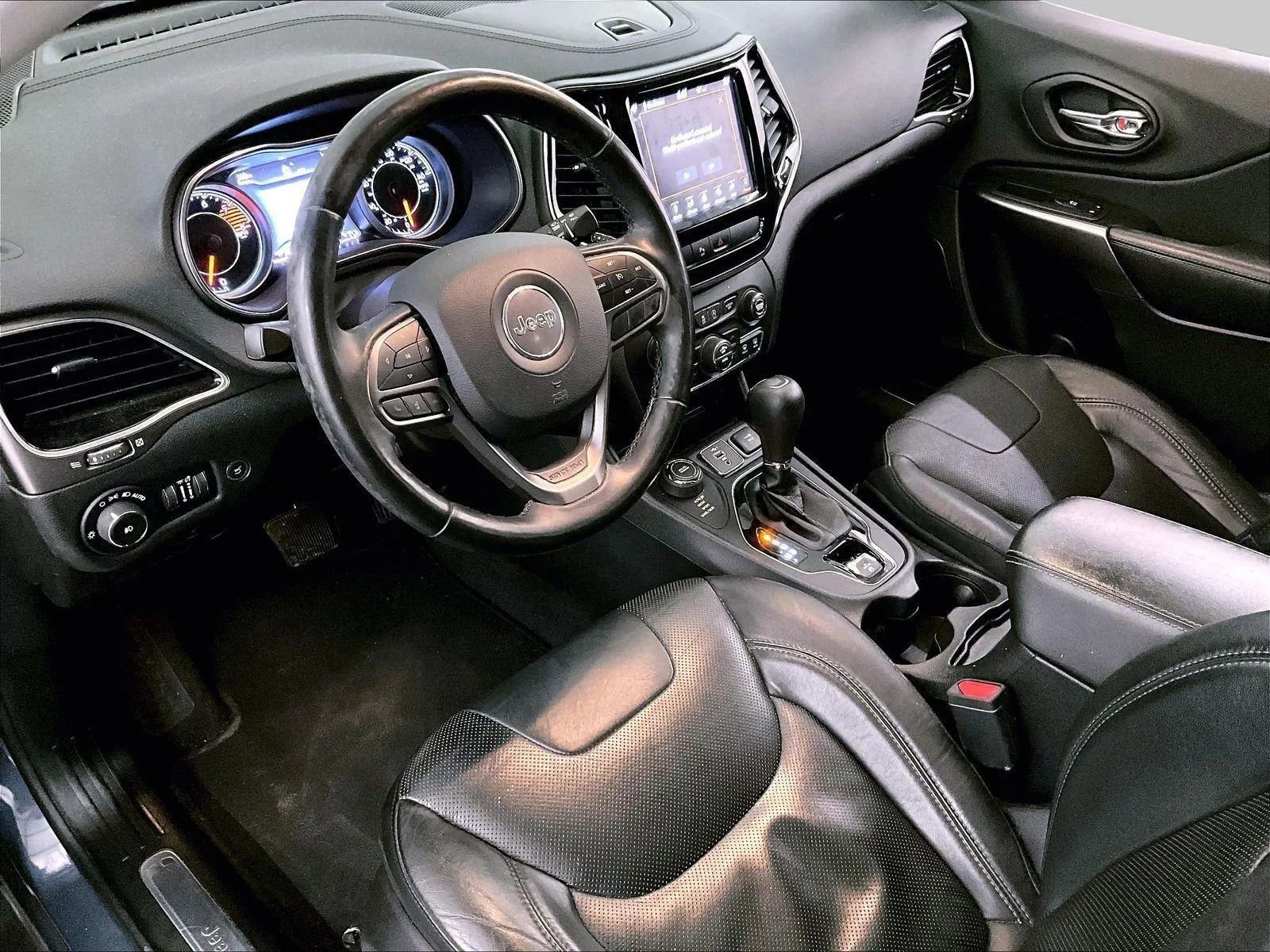 Used 2019 Jeep Cherokee Limited AWD/4WD image 12