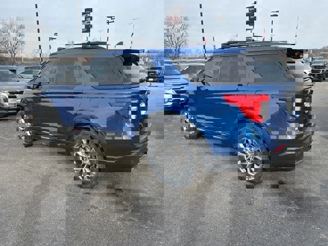 Certified 2023 Ford Explorer XLT w/ Equipment Group 202A image 4