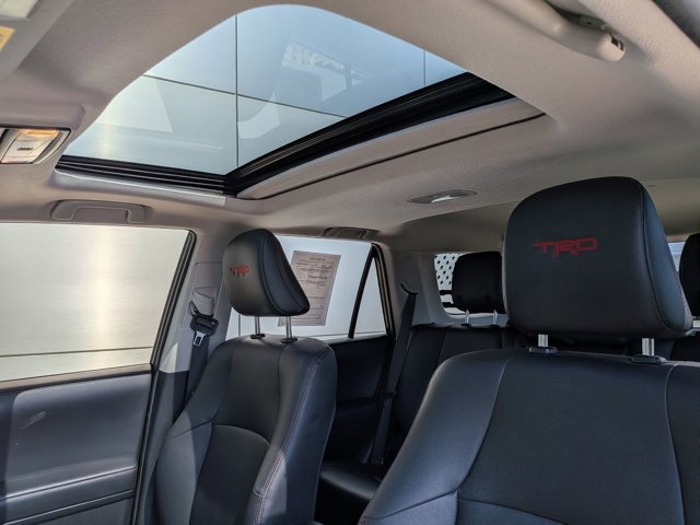 Used 2023 Toyota 4Runner TRD Off-Road Premium w/ Moonroof Package AWD/4WD image 18