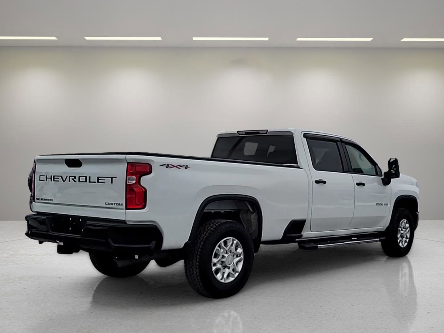 Used 2020 Chevrolet Silverado 2500 Custom w/ Custom Value Package image 5