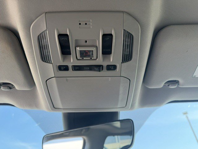 Used 2022 Toyota Highlander Limited AWD/4WD image 19