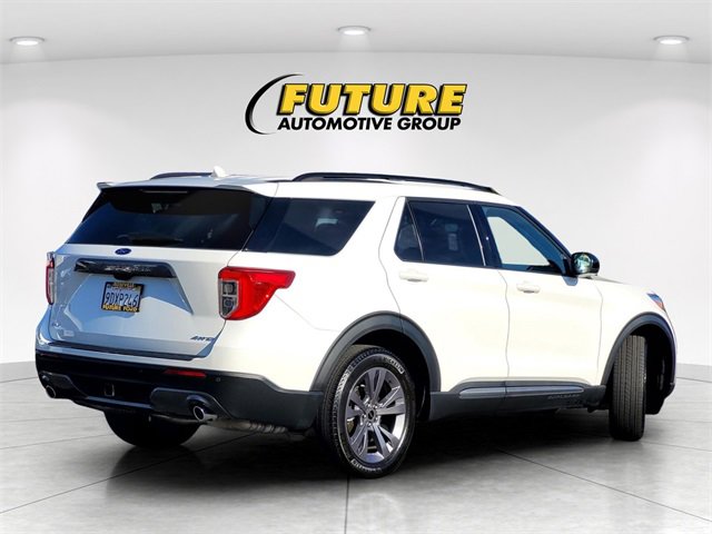 Certified 2022 Ford Explorer XLT w/ Equipment Group 202A image 4