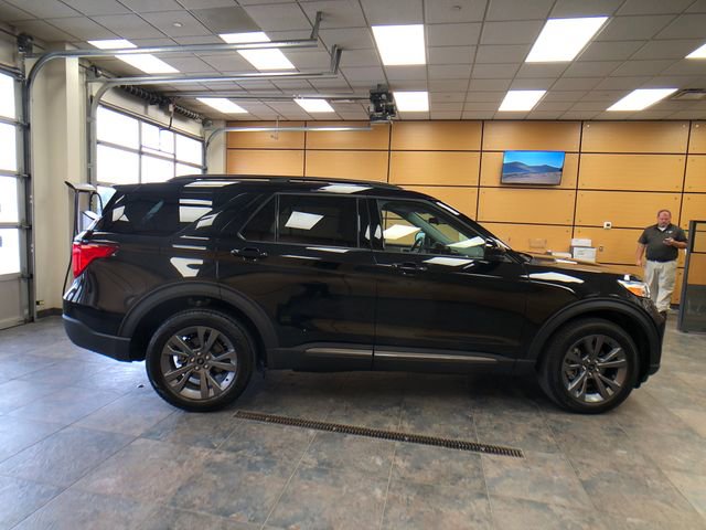 Certified 2024 Ford Explorer XLT w/ Equipment Group 202A AWD/4WD image 8