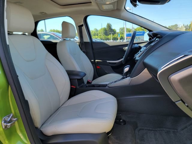 Certified 2018 Ford Focus Titanium w/ Titanium Technology Package FWD image 25