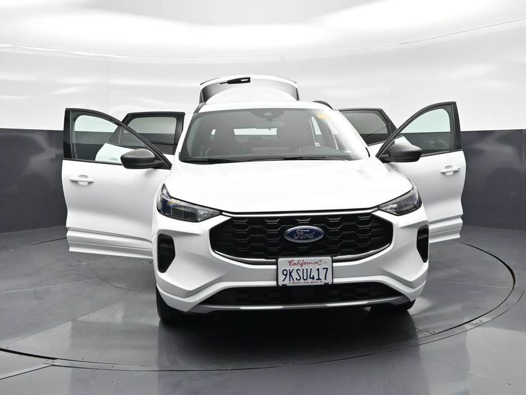 Certified 2023 Ford Escape ST-Line w/ Tech Pack #1 AWD/4WD image 30