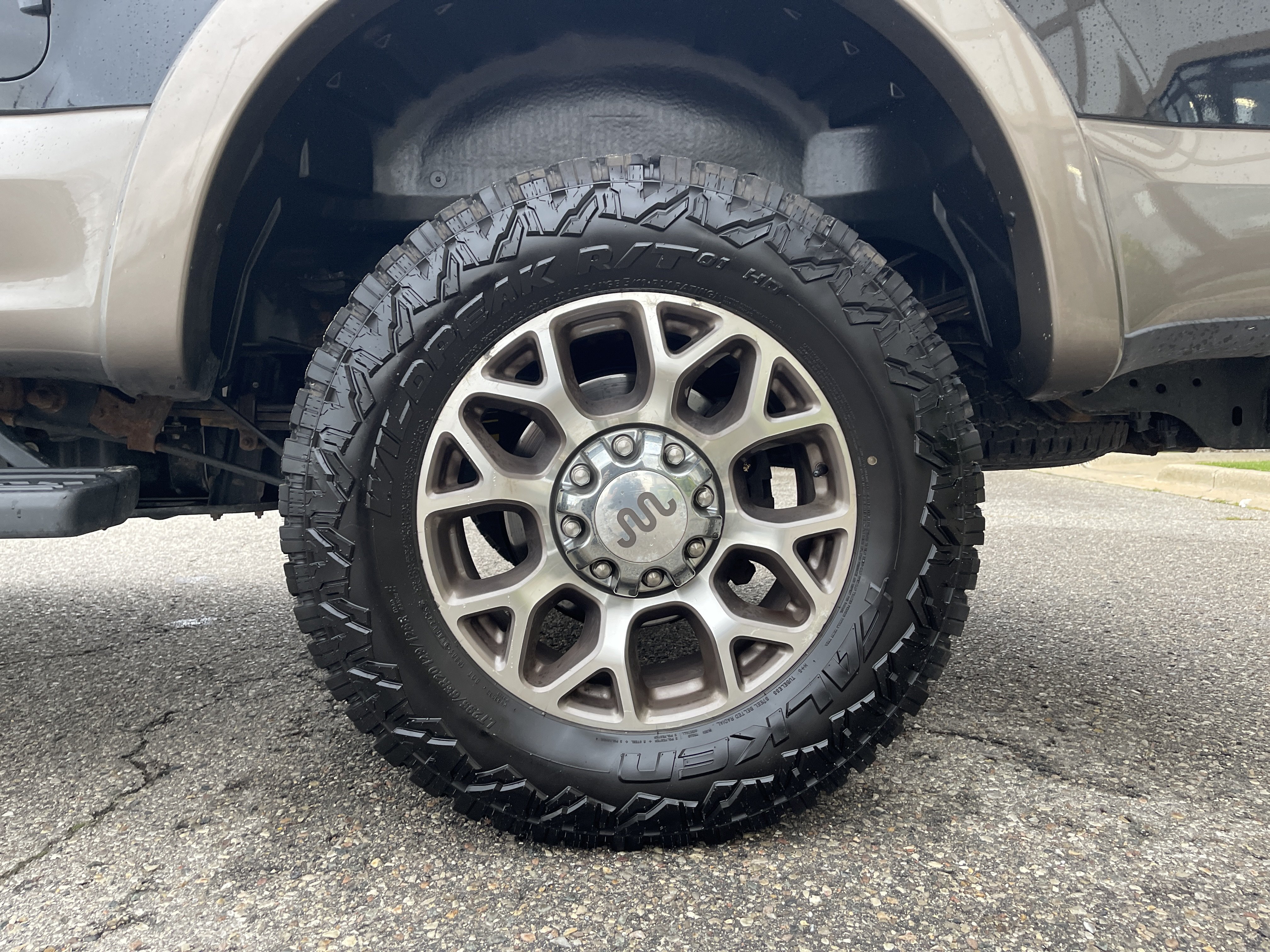 Certified 2020 Ford F350 King Ranch w/ FX4 Off-Road Package AWD/4WD image 24