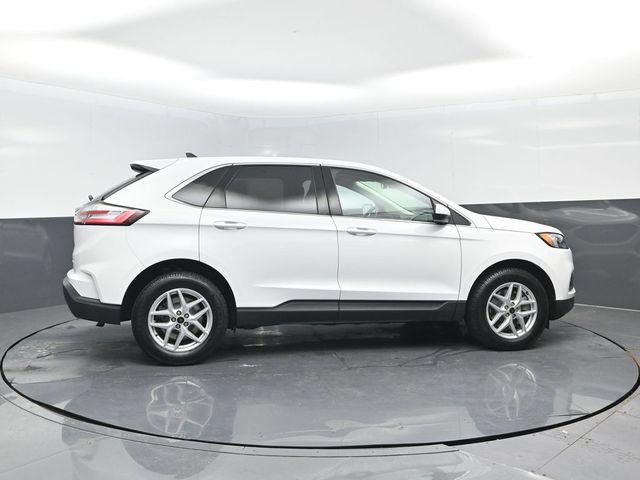 Certified 2024 Ford Edge SEL w/ Convenience Package AWD/4WD image 3
