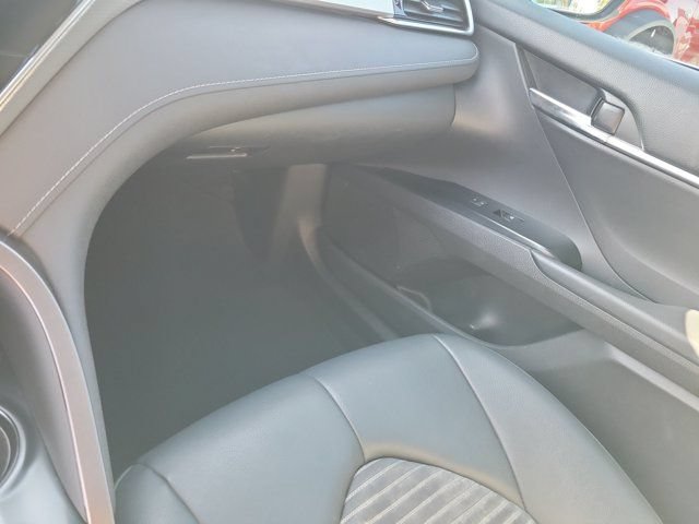 Used 2018 Toyota Camry SE FWD image 30