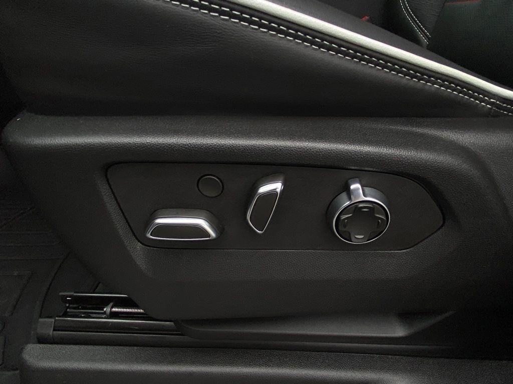 Used 2025 GMC Yukon AT4 Ultimate image 10