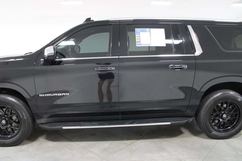 Used 2022 Chevrolet Suburban Premier RWD image 7