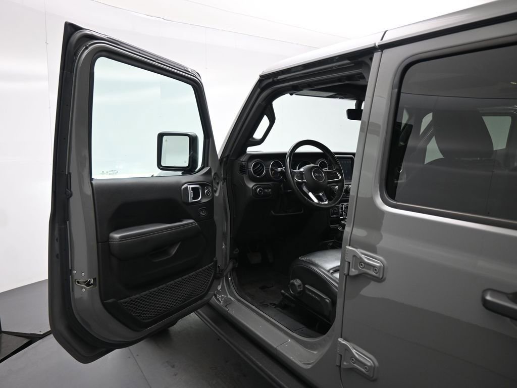 Used 2019 Jeep Wrangler Unlimited Sahara w/ Quick Order Package 24M Moab AWD/4WD image 9