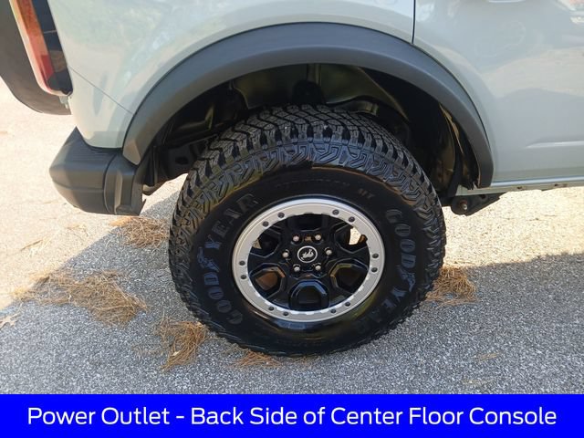 Certified 2022 Ford Bronco Badlands w/ Sasquatch Package AWD/4WD image 11
