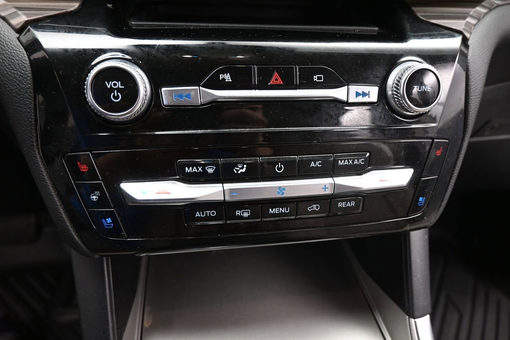 Certified 2021 Ford Explorer Limited w/ Equipment Group 301A RWD image 18