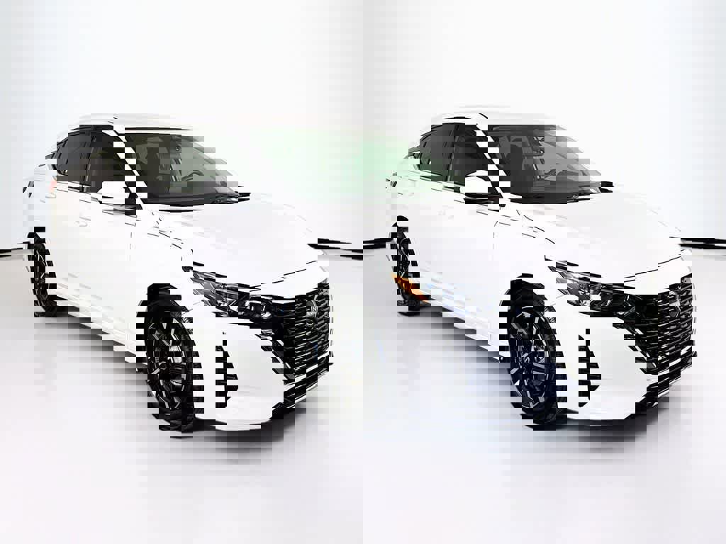 Used 2025 Nissan Sentra SV image 7