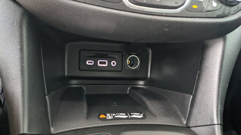 Used 2019 Chevrolet Equinox Premier FWD image 26