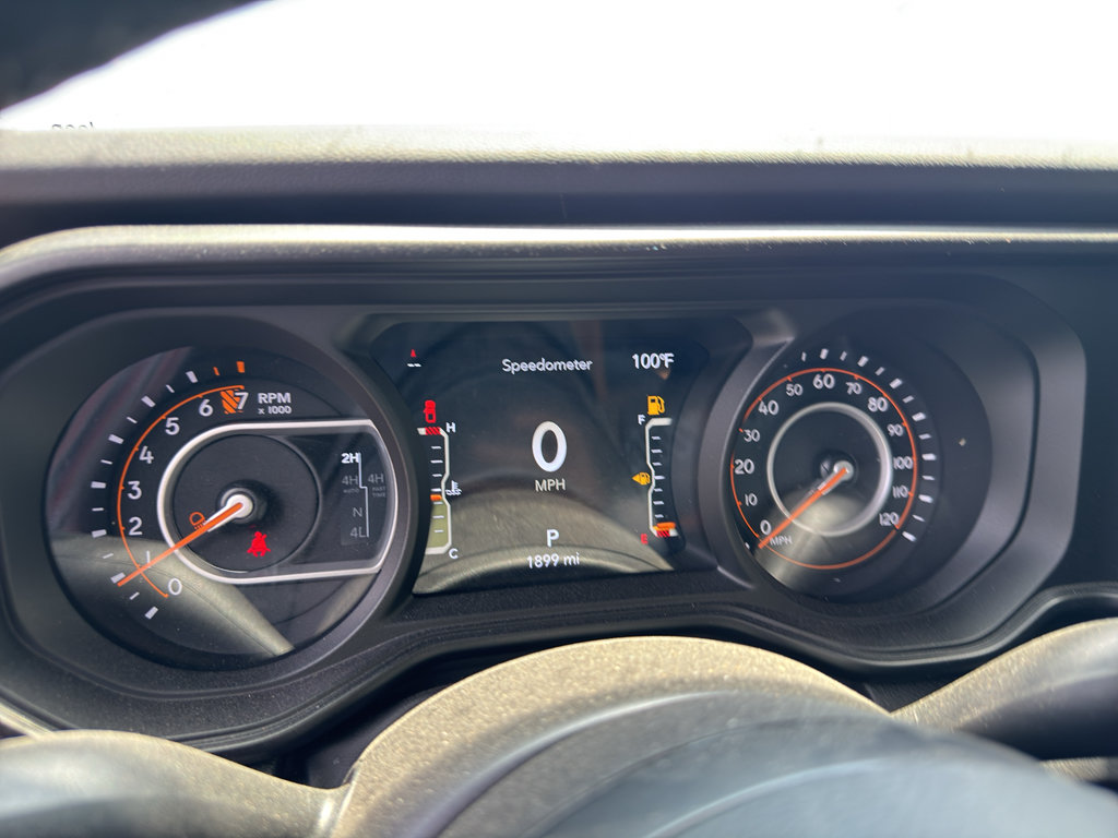 Used 2025 Jeep Gladiator Rubicon AWD/4WD image 15